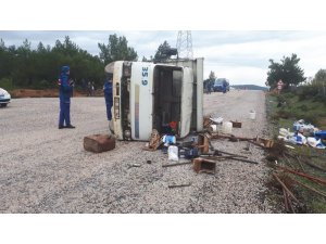 Tarım işçilerini taşıyan kamyon devrildi: 30 yaralı