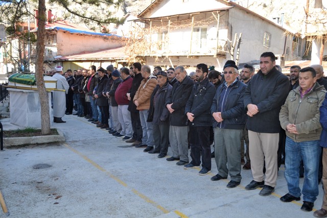 Yalnız yaşayan adam ölü bulundu