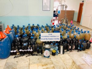 Uşak’ta yaklaşan yılbaşı öncesi kaçak içki operasyonu