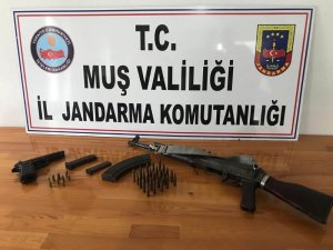 Muş’ta FETÖ operasyonunda silah ve mühimmat ele geçirildi
