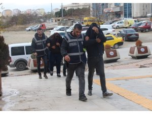 90 bin TL’lik kapı dolandırıcılığında 2 tutuklama
