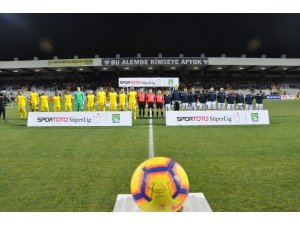 Spor Toto Süper Lig: MKE Ankaragücü: 0 - Medipol Başakşehir: 1 (İlk yarı)