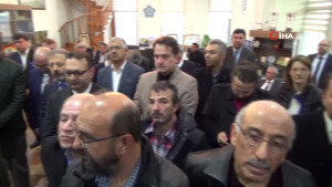 Yeni Rektör Görevine Gözyaşlarıyla Başladı
