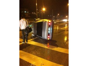 Alkollü sürücü devrilen otomobilden burnu bile kanamadan çıktı