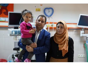 Mide kanalı genişletilen minik Simay kilo almaya başladı