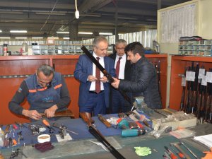 Rektör Özçelik’ten fabrika ziyareti
