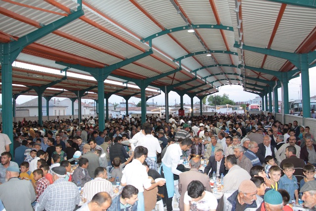 Karatay Zabıtası kapalı pazar marketleri denetledi