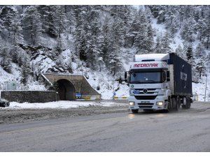 Zigana Dağı'nda kar yağışı