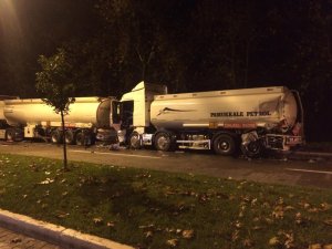 İzmir’de tankerler çarpıştı, 4 ton mazot yola döküldü