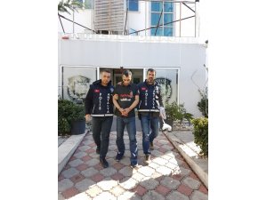Antalya’da 4 ayrı cami hırsızlığı yapan şahsı güvenlik kamerası ele verdi