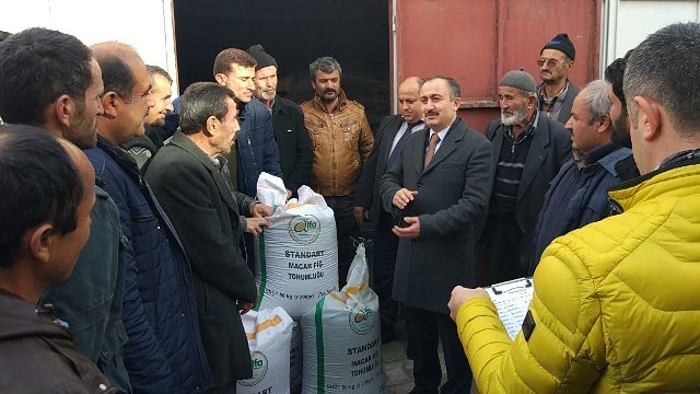 Bozkır'da tohum dağıtımı yapıldı