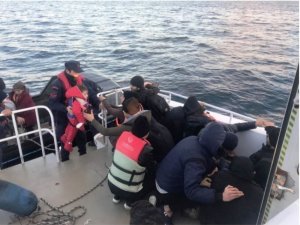 Ayvalık’ta 13 Afgan mülteci boğulmaktan son anda kurtarıldı