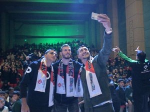 Konyasporlu futbolcular imza gününde