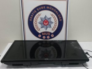 Evinde hırsızlık olduğunu polisten öğrendi