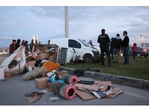 Hafif ticari araç elektrikli bisiklete çarptı: 1 yaralı