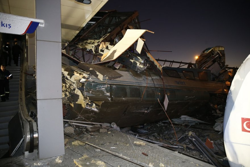 Ankara-Konya Seferini Yapan Yüksek Hızlı Tren  Devrildi