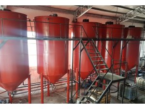 İncesu’da türü belirlenemeyen 147 bin litre madeni yağ ele geçirildi
