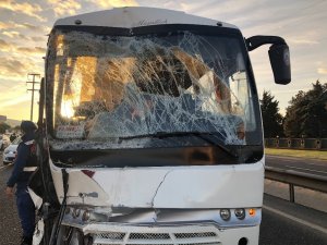 İşçi servisleri çarpıştı: 24 yaralı