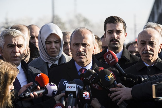 Bakan Turhan, incelemelerde bulundu