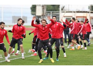 Yılport Samsunspor Sakarya’dan lider olarak dönmek istiyor