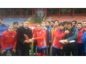 Ödemişspor’a öğrencilerden baklava dopingi