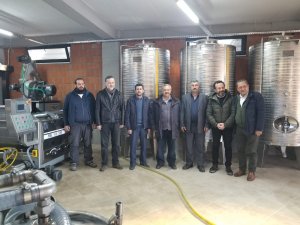 Burhaniye’de organik zeytinyağı fabrikası ilgi gördü