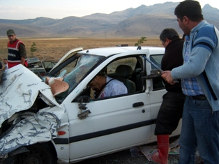 Konya'da trafik kazası: 3 ölü, 4 yaralı
