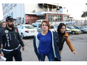 Uyuşturucu satmaktan tutuklanan kadının gözyaşları