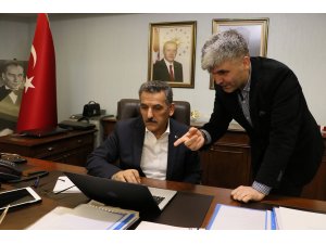 Vali Kaymak, AA'nın "Yılın Fotoğrafları" oylamasına katıldı