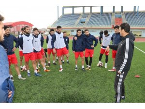 Karaköprüspor’da Hüseyin Dağ ilk antrenmanına çıktı