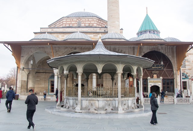 Rumi'nin insanlığa açık kapısı; Mevlana Müzesi