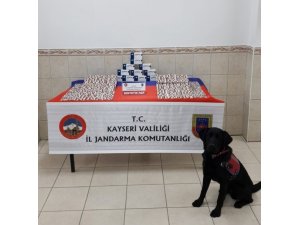 Kamyonette 2 bin 800 adet sentetik hap ele geçirildi