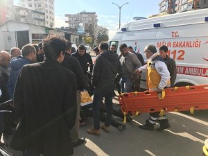 Motosiklet ile otomobil çarpıştı: 1 Yaralı