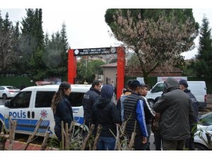 Kocaeli’de çeşitli suçlardan aranan 2 kişi uygulamada yakalandı