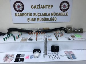 Uyuşturucu tacirlerine eş zamanlı operasyon: 11 gözaltı