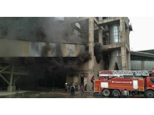 Çimento fabrikasındaki yangın söndürüldü