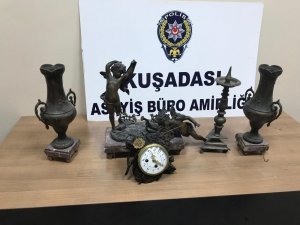 Kuşadası’nda antika eşyaları çalan hırsızlar yakalandı