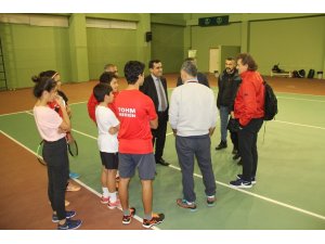 Tenis Federasyonu yetkilileri Mersin’deki tesisleri inceledi