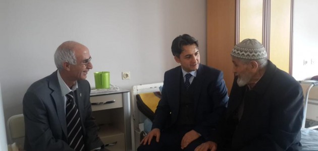 Kaymakam Erdoğan, huzurevini ziyaret etti