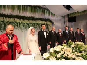 Cumhurbaşkanı Erdoğan nikah şahidi oldu