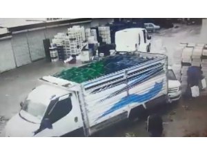 Akıl almaz kazadan, saniyelerle kurtuldular