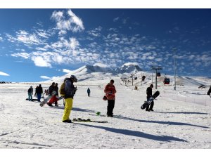 Erciyes'te kayak sezonu açıldı