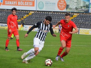 Nazilli Belediyespor ilk yarıyı 3 puanla kapattı
