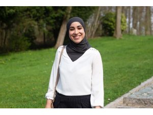 Belçika’da ilk başörtülü Belediye Başkan Yardımcısı olarak tarihe geçti