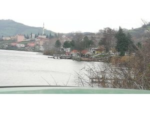 Gölde kaybolan şahsı arama çalışmaları devam ediyor
