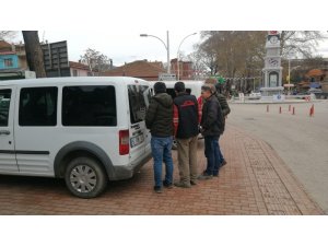 İznik’te defineciler suçüstü yakalandı