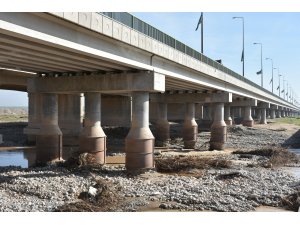 Irak'ın en uzun köprüsünde çökme riski var