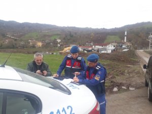 Jandarma ekiplerinden Gölcük’te trafik uygulaması