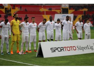 Spor Toto Süper Lig: Kayserispor: 0 - Akhisarspor: 0 (İlk yarı)