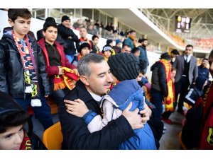 Yeşilyurt Belediyesinden maça gitmek isteyen çocuklara jest